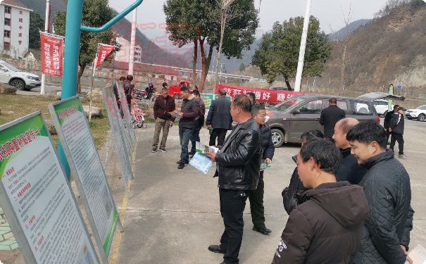 上海世達(dá)爾打捆機(jī)參加丹江口市2022年“農(nóng)機(jī)大篷車”四下鄉(xiāng)活動(dòng)